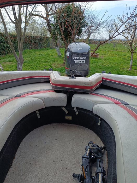Vand Barca cu motor Bayliner Arriva