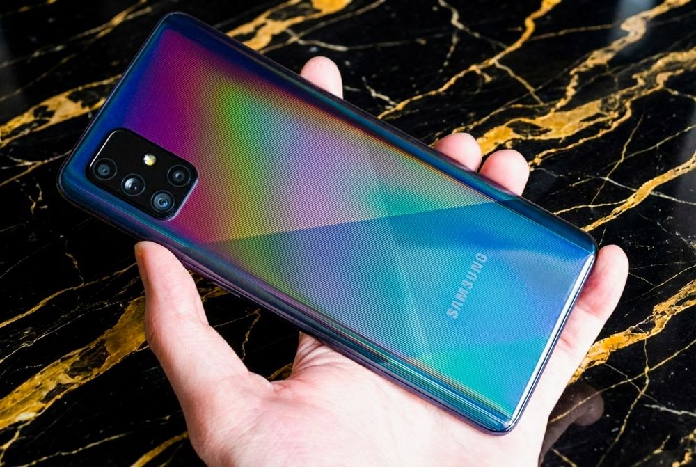 Samsung galaxy a71 в идеальном состоянии