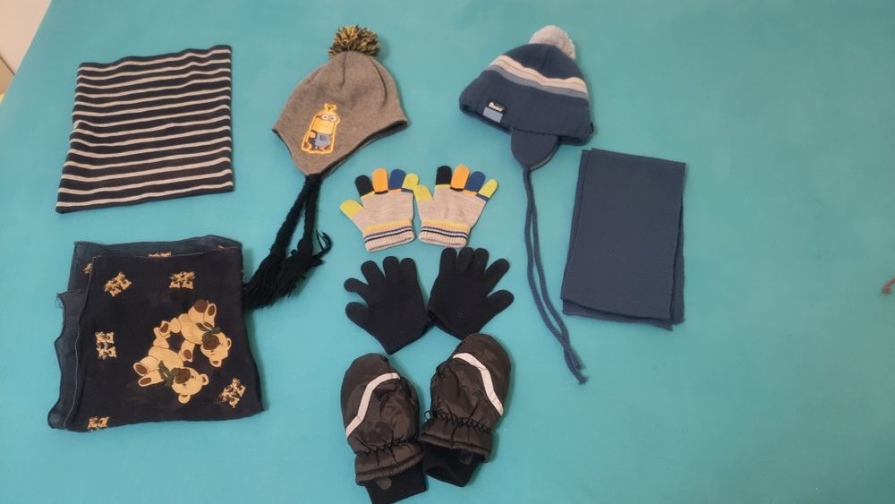 Lot căciuli și mănuși 5-6 ani 52-54 cm
