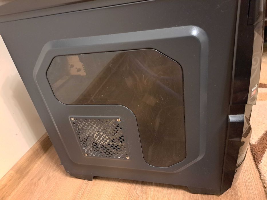 Продавам компютър + клавиатура Red dragon vara + мишка logitech g102