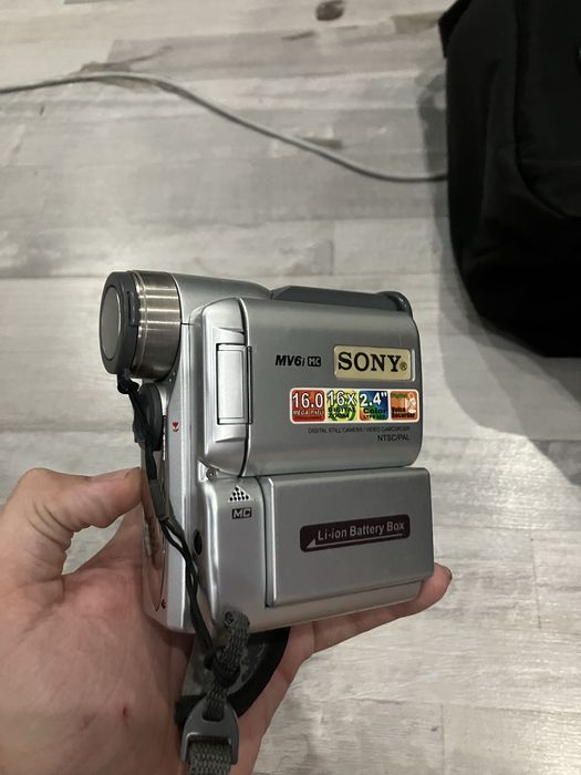 Видео камера sony mv6i