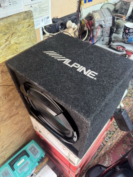 Продам сабфуер Alpain