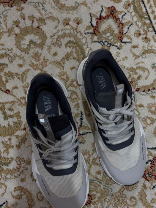 Продам кроссовки ZARA летние