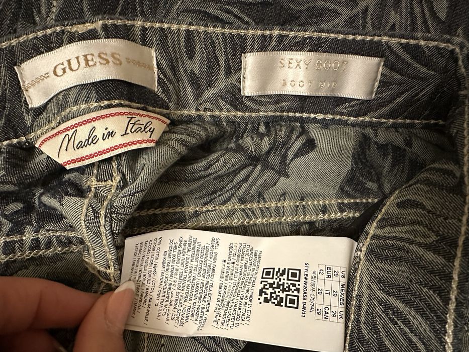 Оригинални дънки Guess с десен