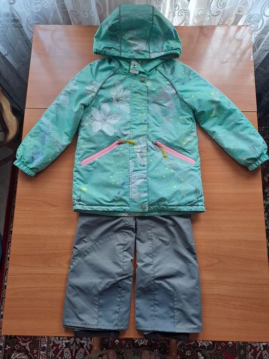 Продам куртку и штаны для девочки