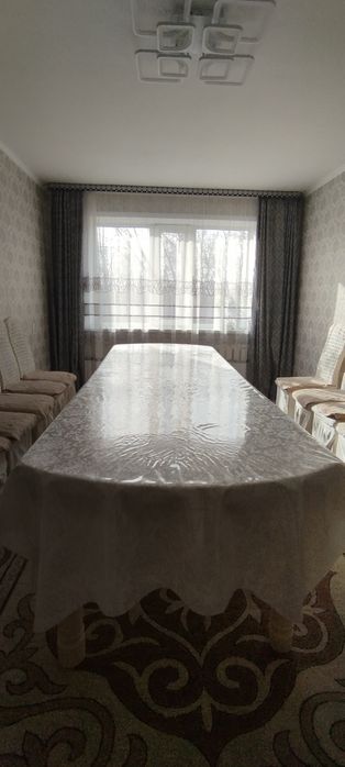 Продам стол гостиной