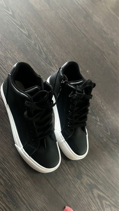 Продам обувь в отлтчном состояний