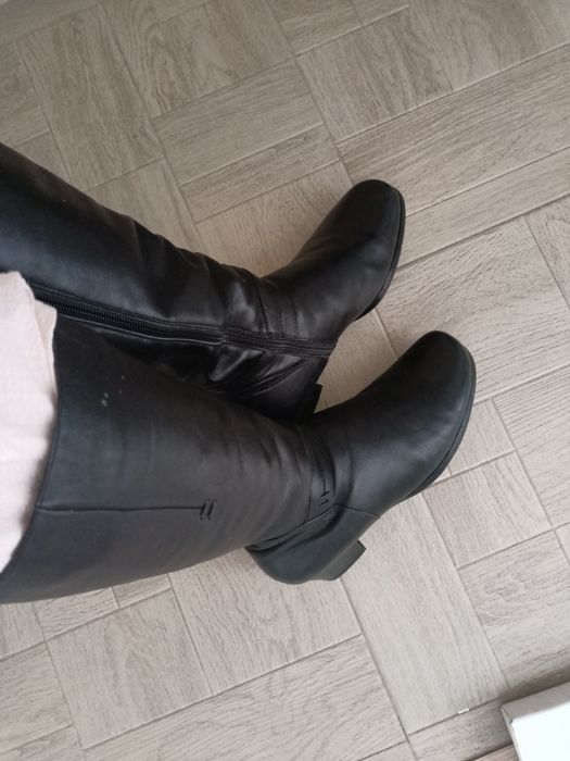 Сапоги женские  почти новые