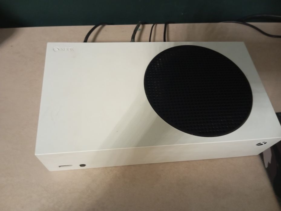 Vand xbox serie s pret negociabil