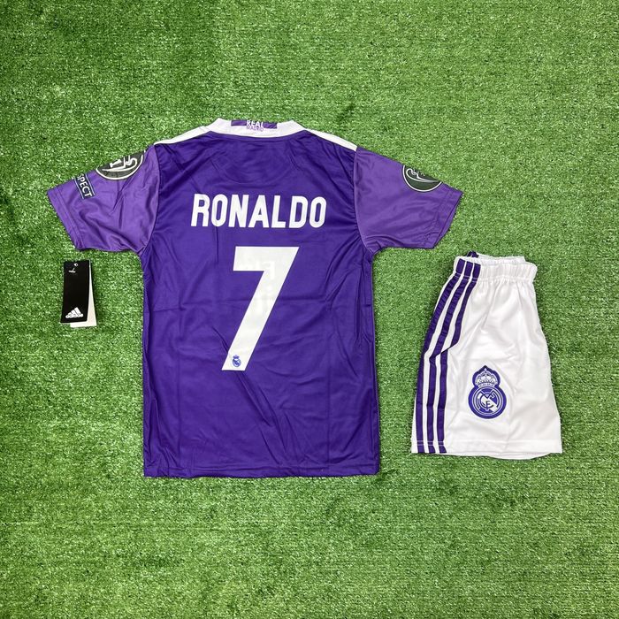 Ретро детски ретро футболен к-т на Роналдо от Реал Мадрид 16/17