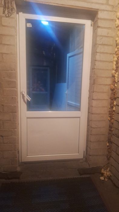 Срочно! Пластиковые двери торг