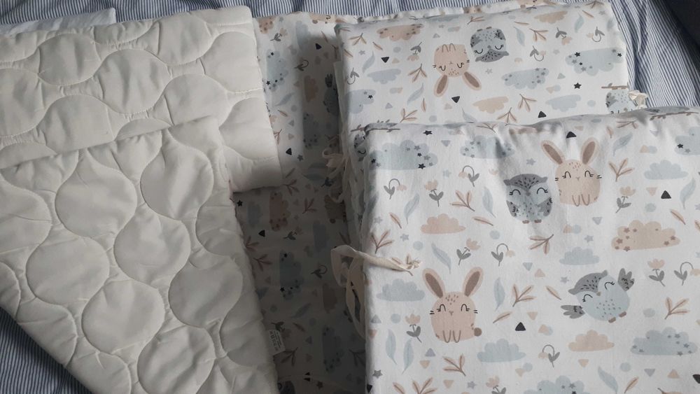 Set Protecție Pătuț Bebe – Model Iepurași și Bufnițe (Stare Excelentă)