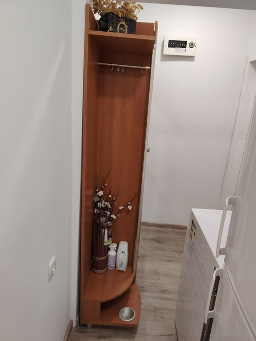 Мебел за антре-много много удобна