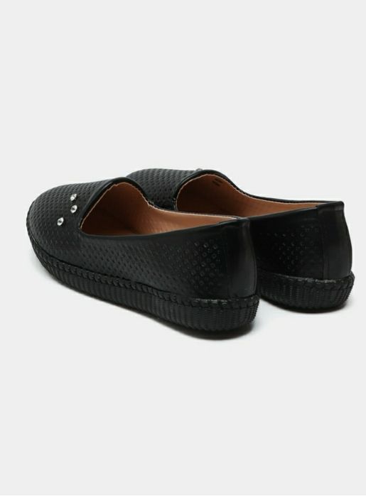 Ayollar poyabzali kuzgi va baxorgi.