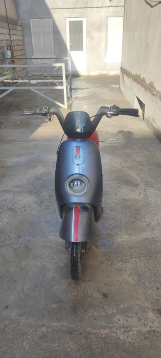 Skuter b/u sotiladi