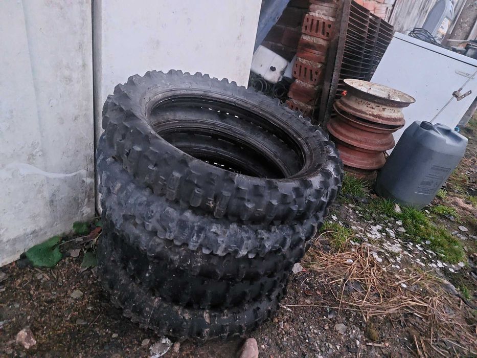 Гуми за мотор 18 цола