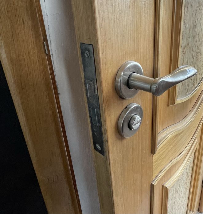 Межкомнатная дверь