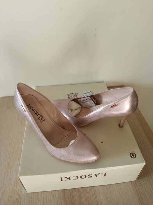 Дамски официални обувки 38 номер.