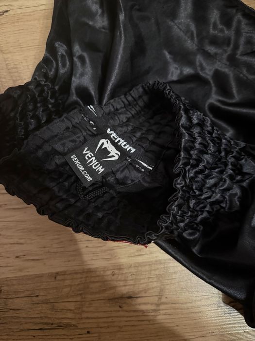 venum muay thai shorts нови размер Л