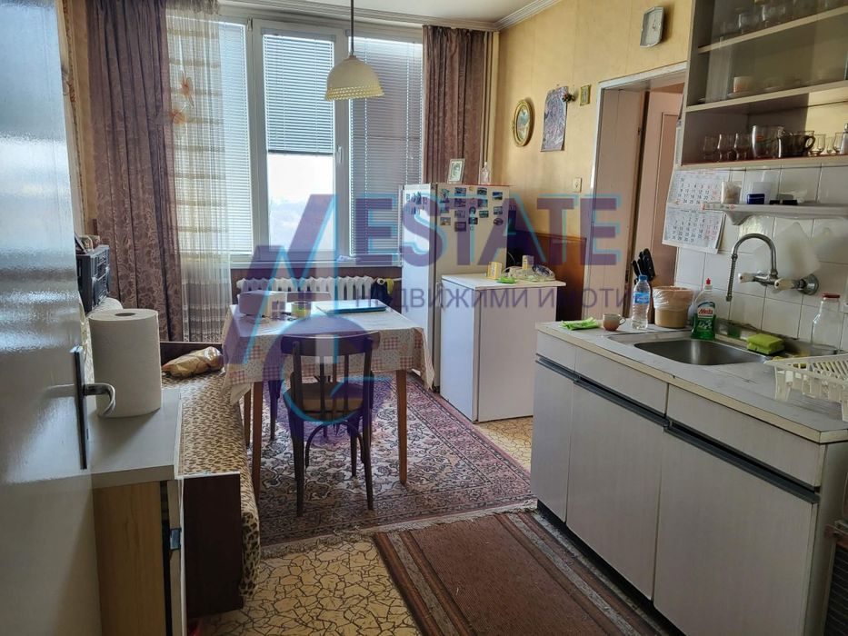 Тристаен апартамент в гр. София, жк. Красна поляна 3