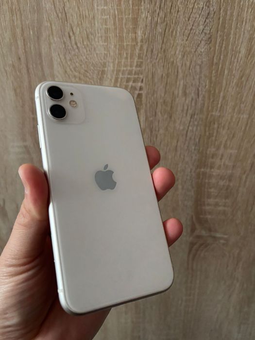 Айфон 11/128 гб  ёмкость акб 76%