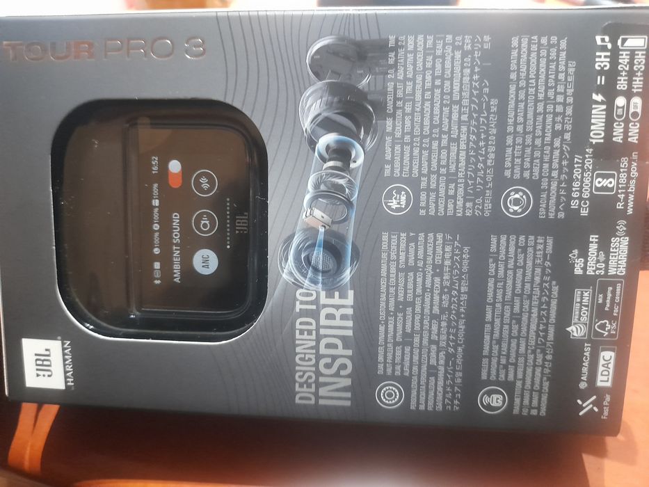 Căşti JBL Tour Pro 3  /  NOI