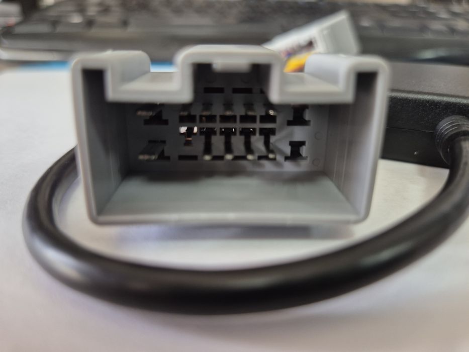 Автомобилен Bluetooth адаптер Volvo V50 (aux in) - Hands Free Wefa