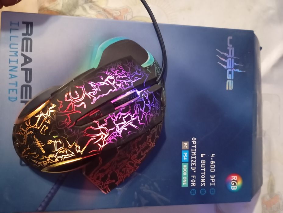 Vând mouse  stare bună