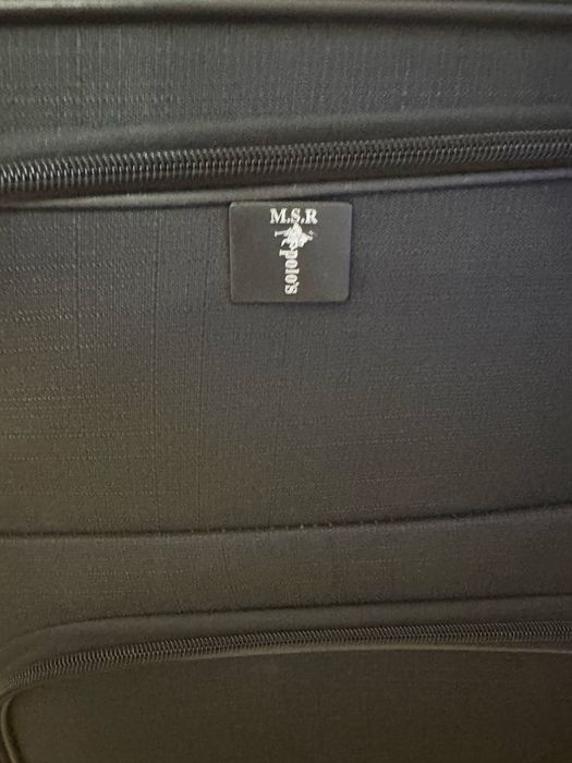 Чемодан два новых чемодана.