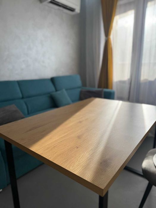 Холова гарнитура и маса