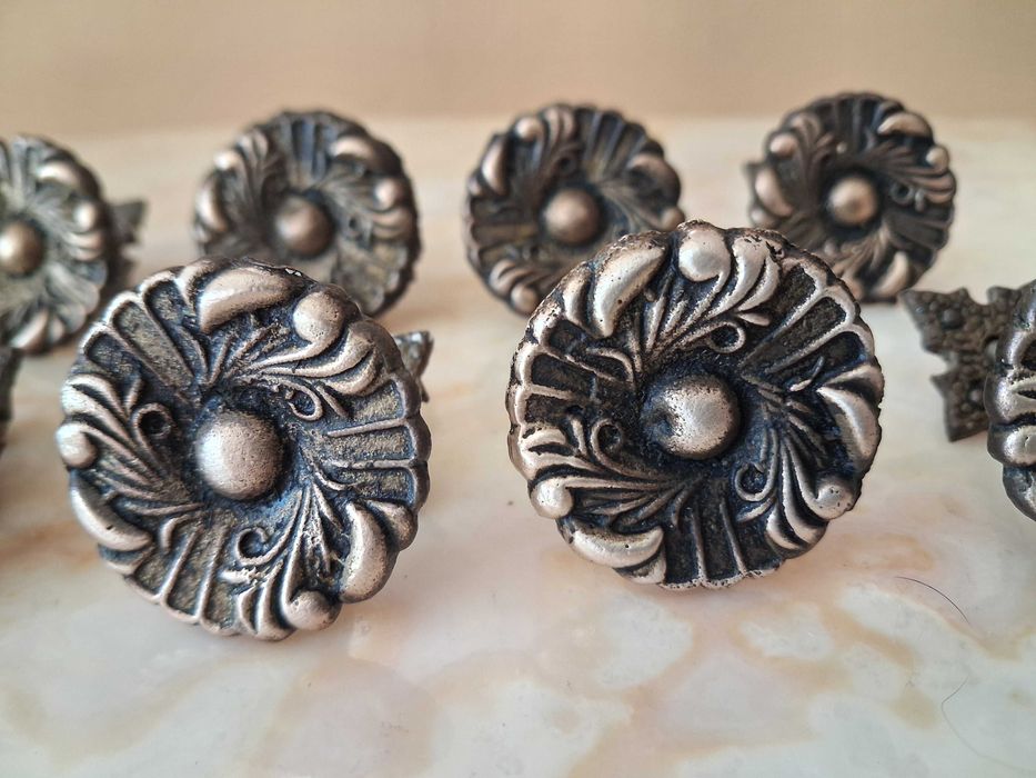 Бронзови дръжки за мебели