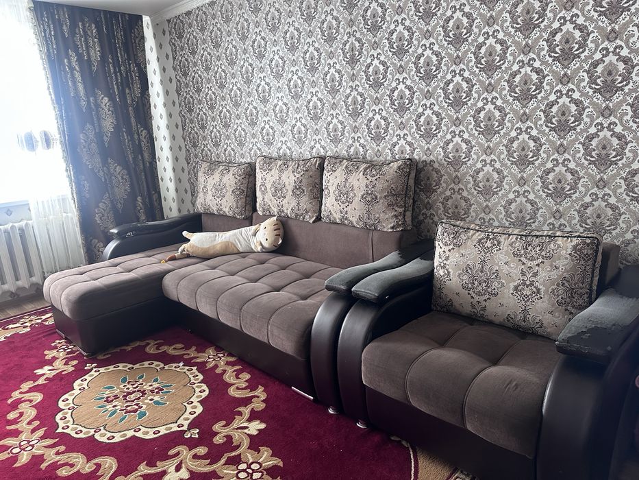 Продам диван б/у срочно