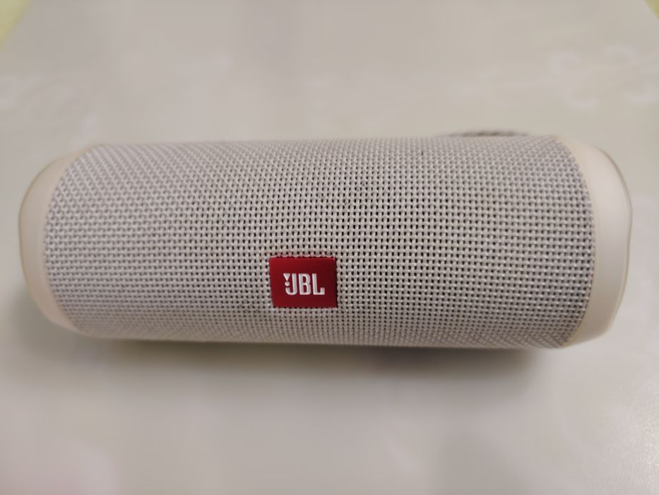 Bluetooth колонка JBL flip 4