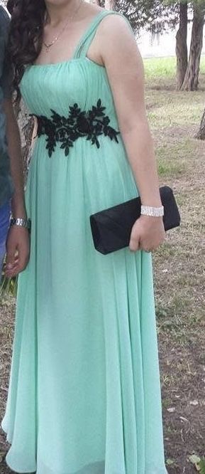 Абитуриентска рокля