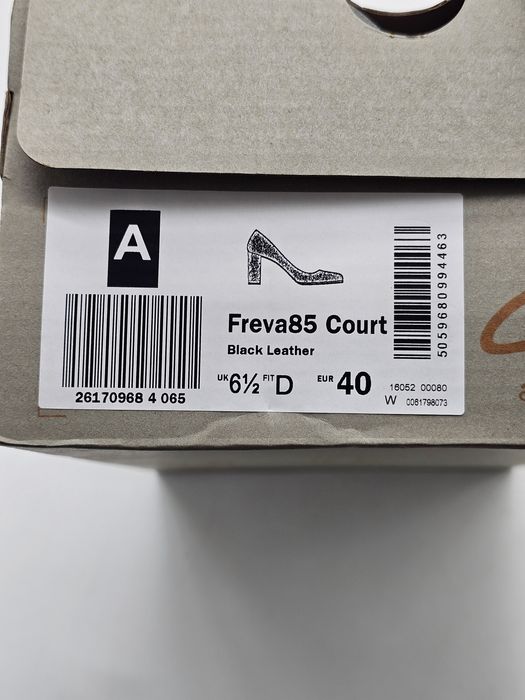 Pantofi CLARKS negri, FREVA 85 COURT, din piele naturala, NOI