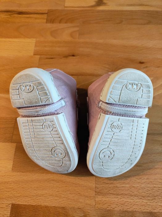 Продавам обувки за прохождане Колев и Колев