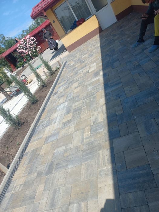 Montaj Pavele, Dale Si Borduri