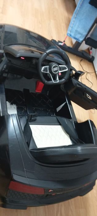 Masina cu telecomanda