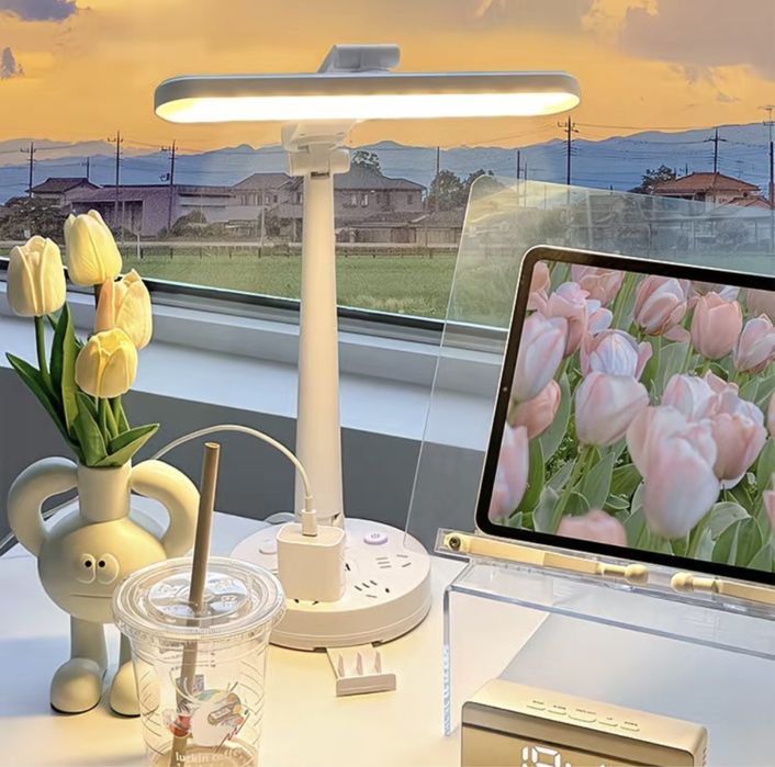 Настольная лампа