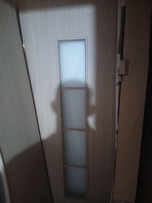 Продам двери межкомнатные б/у