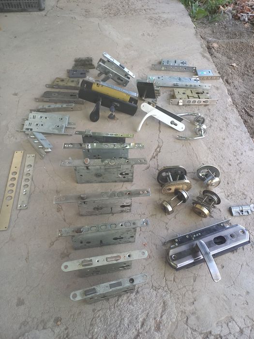 Продам замки на двери