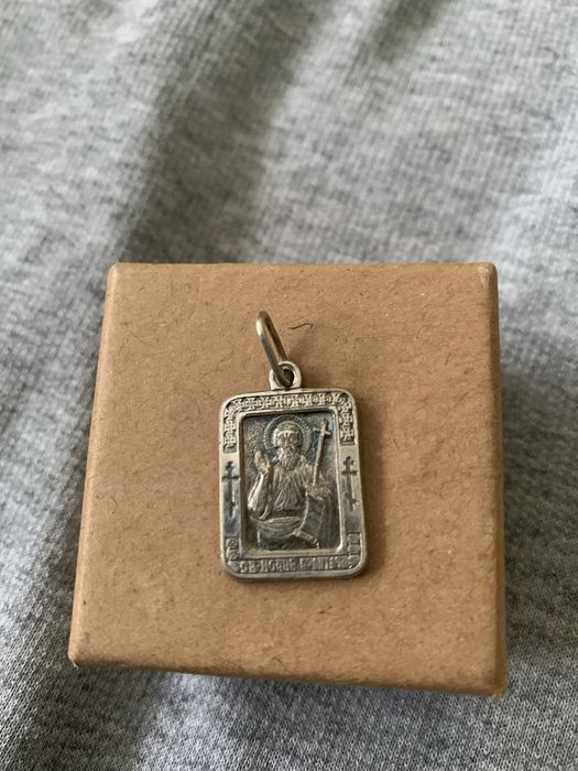 Серебрянные ювелирные украшения.