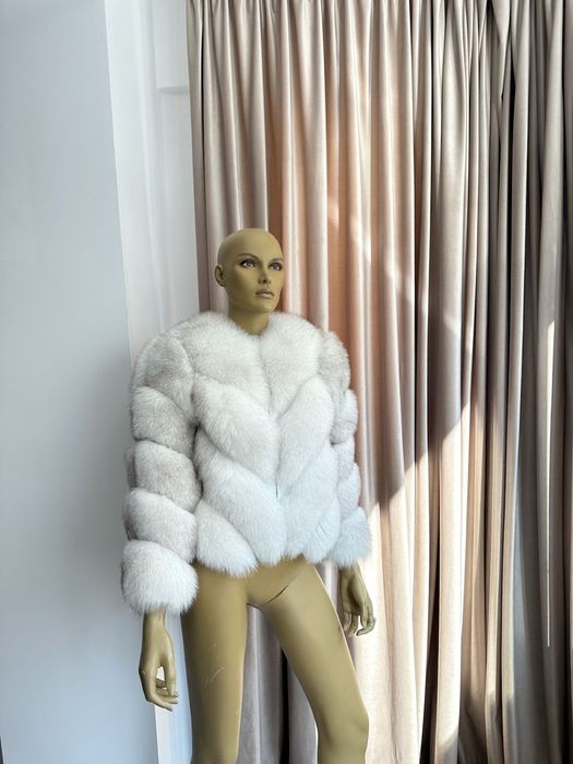 Haina de blana eleganta