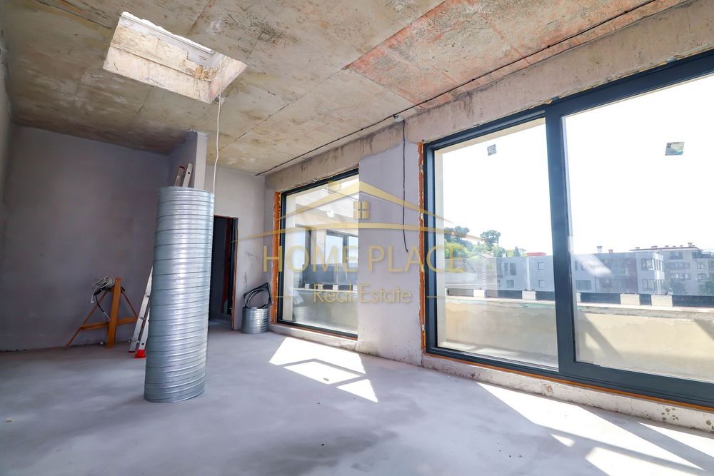 Продава се Четиристаен апартамент в Варна, Бриз - 280 кв.м за 2143 €/кв.м - Снимка #11