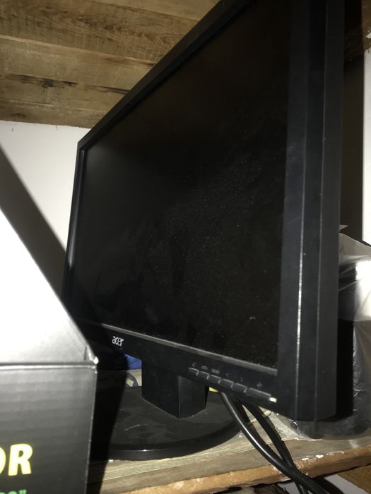 Монитор Асер продаю