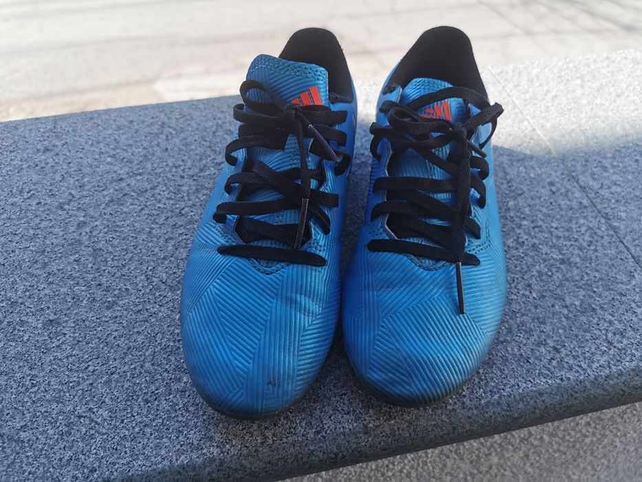 Футболни бутонки