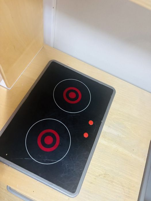 Детска кухня с котлони