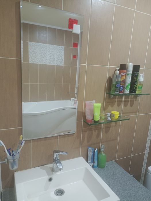 Продам шкаф для ванной с зеркалом