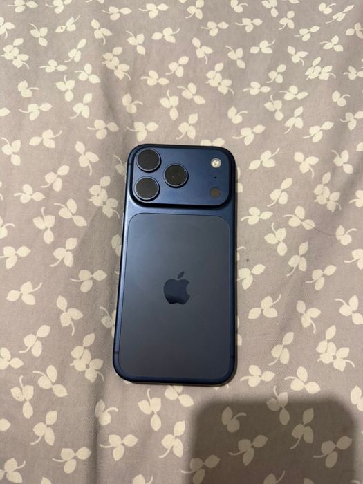 Продам Iphone 17 pro