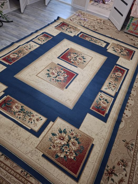 Кілем сатылады.  Бағасы 10000